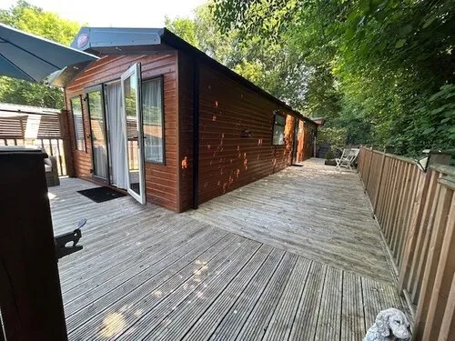 rsz_finlake_decking_lansdscape_1